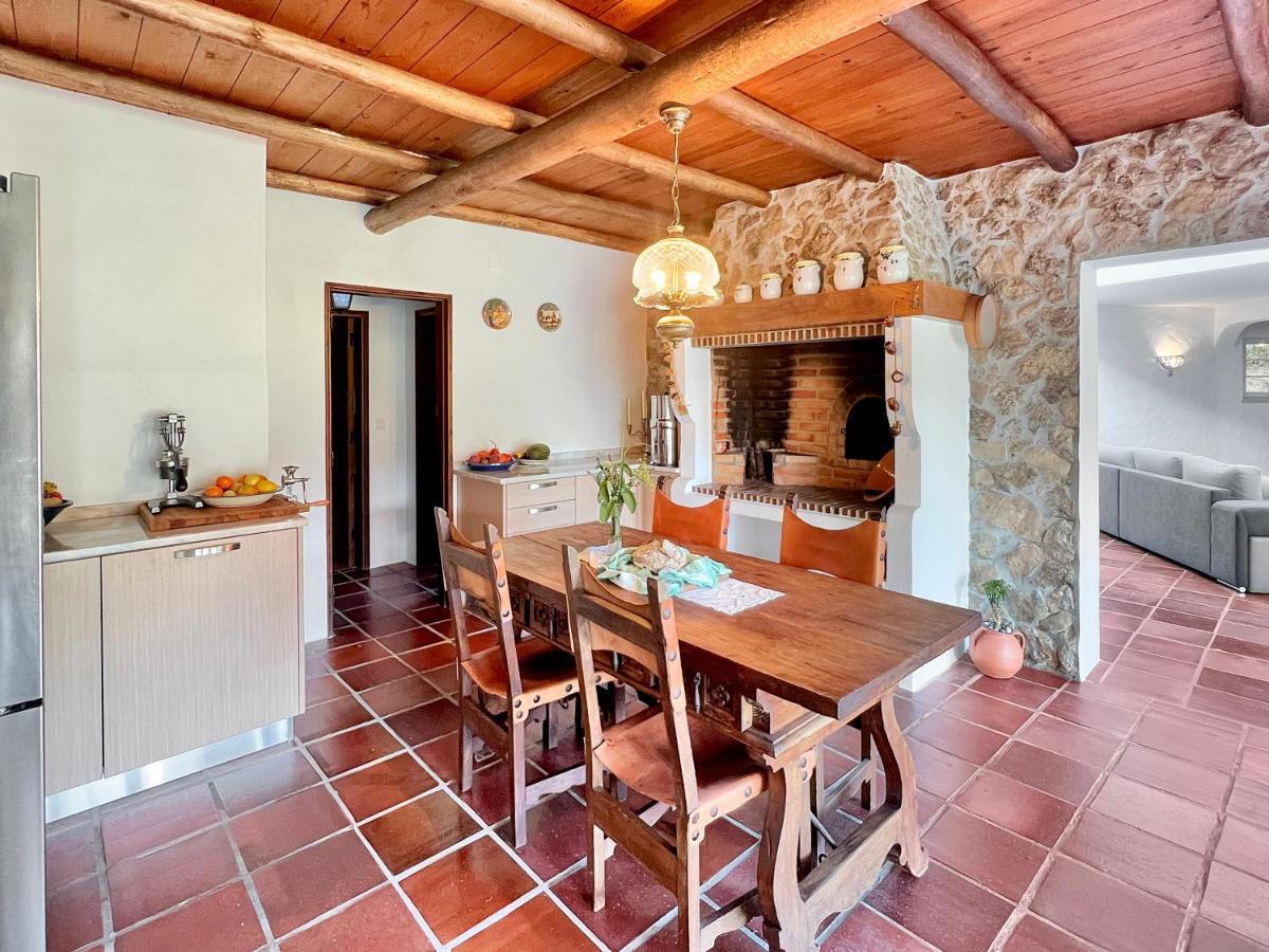 Quinta Mourada Bed & Breakfast Sao Bartolomeu dos Galegos e Moledo Bagian luar foto