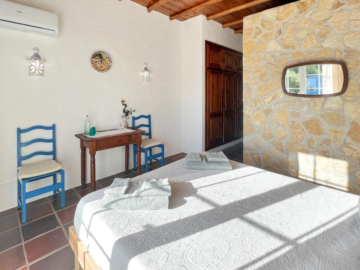 Quinta Mourada Bed & Breakfast Sao Bartolomeu dos Galegos e Moledo Bagian luar foto